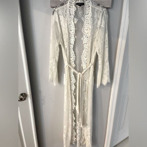Inc International Concepts White Lace Robe in size medium - Picture 3 of 14